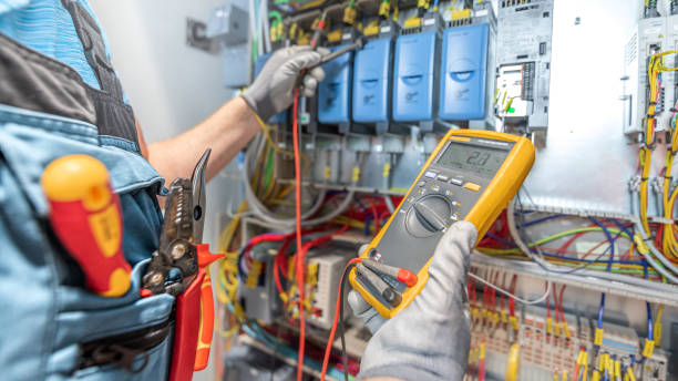 Best Affordable Emergency Electrician  in Charleston, MS